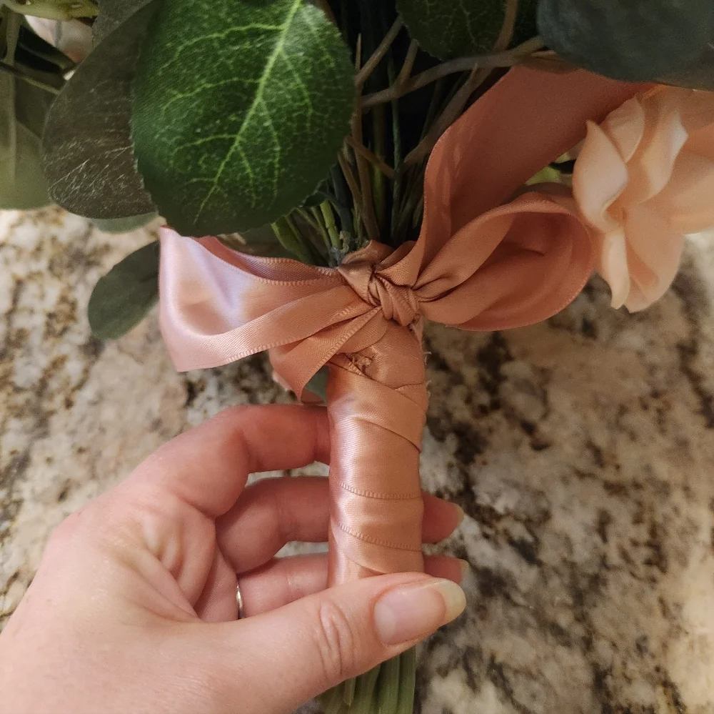 Ling’s Moments Bridal Bouquet in Dusty Rose & Cream Wedding, Like New Plus Extra